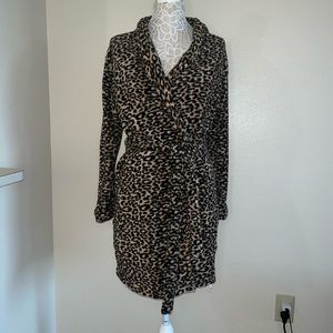EUC medium leopard 100% polyester robe